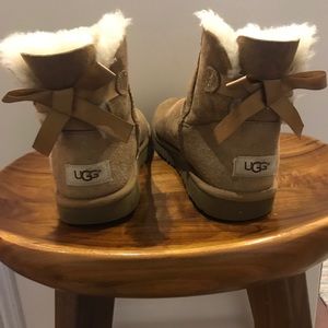 Short ugg boots